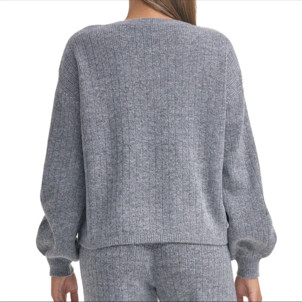 NWT: DKNY Ladies Modern Fit Cashmere Blend, Black Sweater; XL - Picture 2 of 5